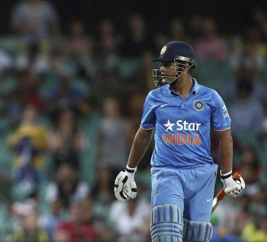 MS Dhoni, Dhoni court case, dhoni vishnu case, dhoni hurts religious sentiments, dhoni dresses like vishnu, dhoni lort vishnu, supreme court dhoni case, dhoni court case