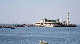 haji ali, haji ali dargah, women in haji ali, women entry, muslim women in haji ali, bombay high court, bombay hc judgement, haji lai trust, indian express news, india news