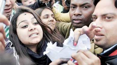 ink attack on kejriwal, ink attack, Arvind KEjriwal, Kejriwal, ink thrown on kejriwal, kejriwal ink, ink kejriwal, woman throws ink on kejriwal, odd even, odd even success, latest news, kejriwal news, ink attack on kejriwal, kejriwal ink attack, aam aadmi sena ink attack, kejriwal ink