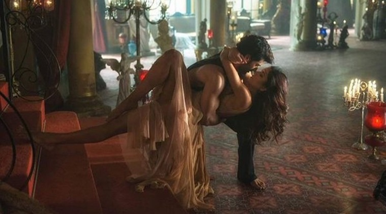 fitoor, fitoor song, pashmina, katrina kaif, aditya roy kapoor, fitoor song pashmina