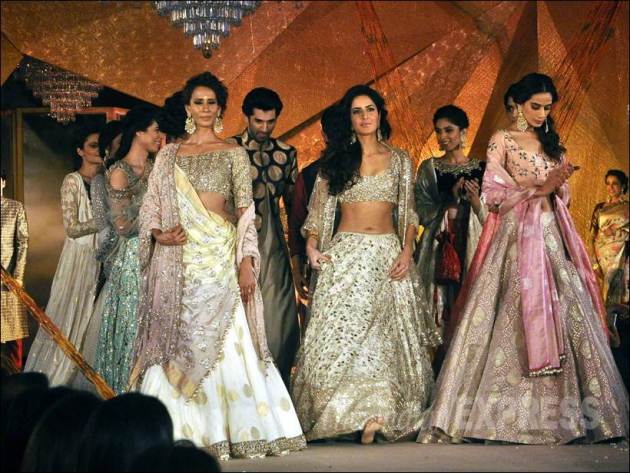katrina kaif, aditya roy kapoor, fitoor, manish malhotra, katrina, aditya, katrina aditya, katrina kaif on ramp, entertainment