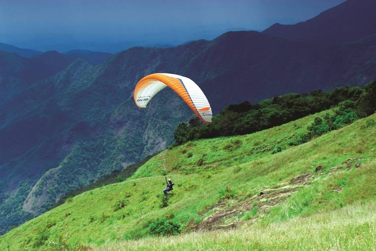 Kerala_paragliding_at_vagamon_759_keralatourism