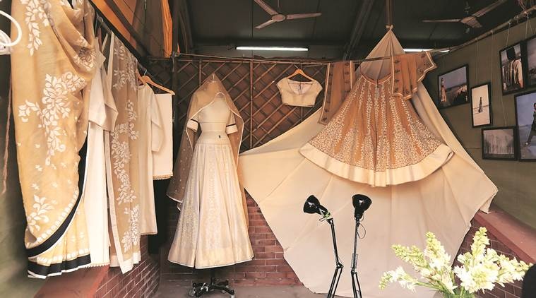 dastkar design fair, aesthetic, traditional craft, art and craft, kantha, ikats, shweta gupta, handwoven, chanderi, kota cotton, fair near Chhatarpur Metro station