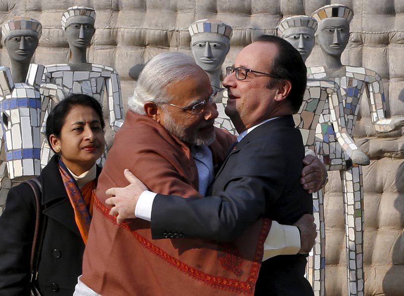 Modi, Hollande, Modi Hollande hug, Modi Hollande photos