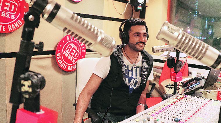 Live Radio 935 Red Fm Mumbai