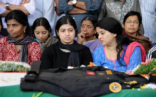 pathankot attack, pathankot attack probe, Niranjan Kumar, lt col niranjan kumar, Niranjan Kumar Family, Niranjan Kumar Funeral, Niranjan Kumar NSG Commander, martyr Nirajan Kumar, martyr Lt Col Niranjan Kumar, Niranjan Kumar death, Niranjan Kumar Dead
