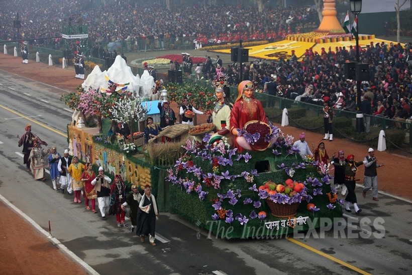 Republic day, Republic Day Celebration, Republic Day Parade, francois hollande, Narendra Modi, Pranab Mukherjee, Republic day pics, republic Day Photos, Republic day 2016, republic day images, republic day images 2016, republic day Parade