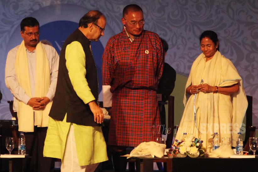Arvind Kejriwal, Arun Jaitley, Arvind Kejriwal arun jaitley, Mamata Banerjee, Bengal Global Business Summit, Kejriwal Jaitley, Kejriwal Jaitley together, Kejirwal Jaitley Pics, Arvind Kejriwal Arun Jaitley photo, Bengal Global Summit Photos