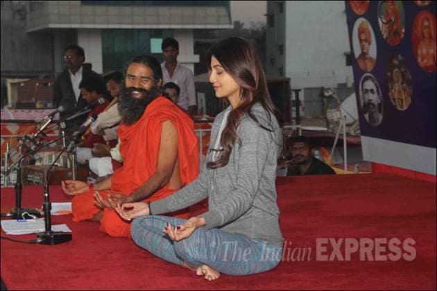 Shilpa Shetty’s Yoga Session With Baba Ramdev Entertainment Gallery