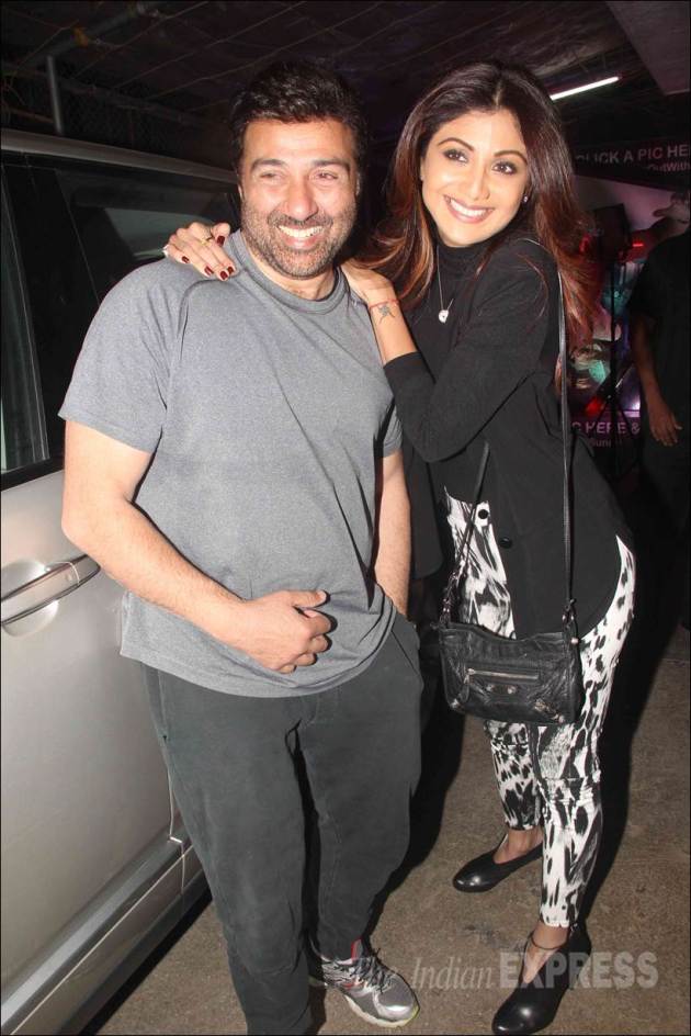 Saala Khadoos, R.Madhavan, Saala Khadoos special screening, Kangana Ranaut, Shilpa Shetty Kundra, Dia Mirza, Kangana Ranaut, Aanand L. Rai, Ritika Singh, Sunny Deol, David Dhawan, raj kundra, entertainment photos