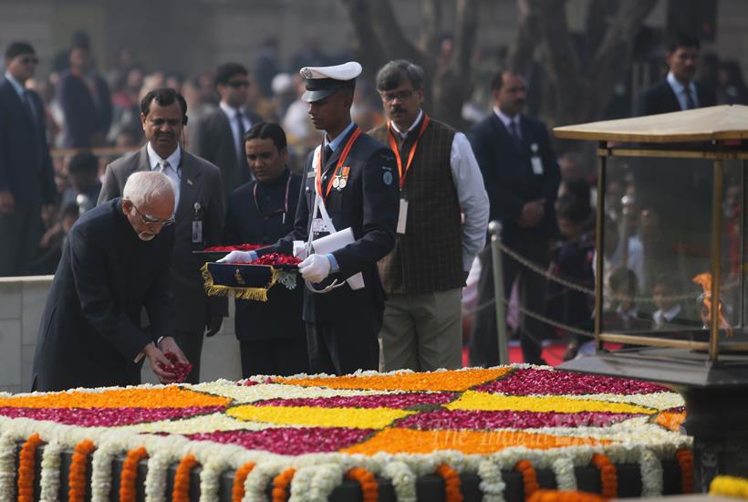 Mahatma Gandhi, Mahatma Gandhi Death Anniversary, Narendra Modi, Sonia Gandhi, Pranab Mukherjee, Hamid Ansari, Manmohan Singh, Sheila Dixit, Venkaih Naidu, Dalbir Singh, Arup Raha, Robin Dhowan, Mahatma Gandhi 68th Death Anniversary, Gandhi Death Anniversary Pics