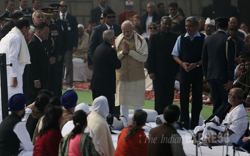 Mahatma Gandhi, Mahatma Gandhi Death Anniversary, Narendra Modi, Sonia Gandhi, Pranab Mukherjee, Hamid Ansari, Manmohan Singh, Sheila Dixit, Venkaih Naidu, Dalbir Singh, Arup Raha, Robin Dhowan, Mahatma Gandhi 68th Death Anniversary, Gandhi Death Anniversary Pics
