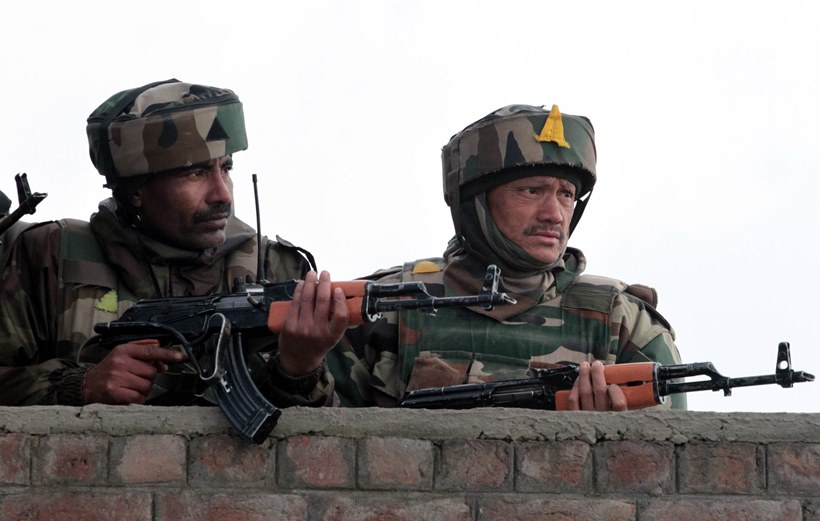 kashmir, kashmir encounter, kashmir attacks, pampore encounter, militamts, militants in kashmir, militants in pampore, terrorists, pampore attack, terrorists in pampore
