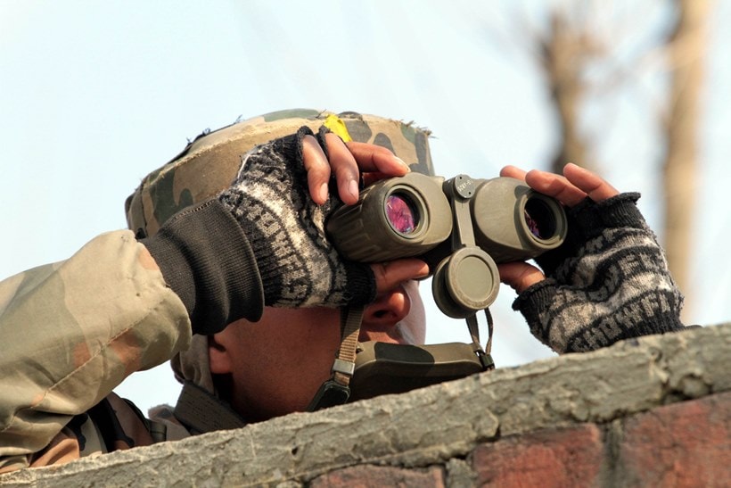 kashmir, kashmir encounter, kashmir attacks, pampore encounter, militamts, militants in kashmir, militants in pampore, terrorists, pampore attack, terrorists in pampore