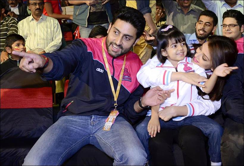 aishwarya rai bachchan, abhishek bachchan, aaradhya, aaradhya bachchan, pro kabaddi league, kabaddi match, jaipur pink panthers, aishwarya, aishwarya rai pics, abhishek pics, aishwarya abhishek pics, aaradhya pics, entertainment