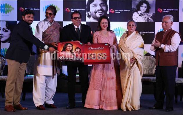 hema malini, sholay, hema malini sholay, sholay cast, sholay team, amitabh bachchan, big b, big b pics, jaya bachcha, dharmendra, dharmendra pics, big b jaya bachchan pics, hema malini dharmendra pics, entertainment