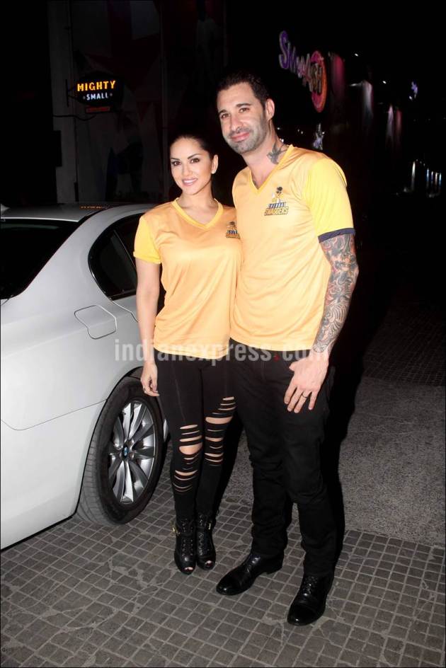 sunny leone, sunny leone cricket team, sunny leone pics, daniel weber, sunny leone daniel weber, sunny leone husband, sunny leone cricket, sunny leone photos, entertainment