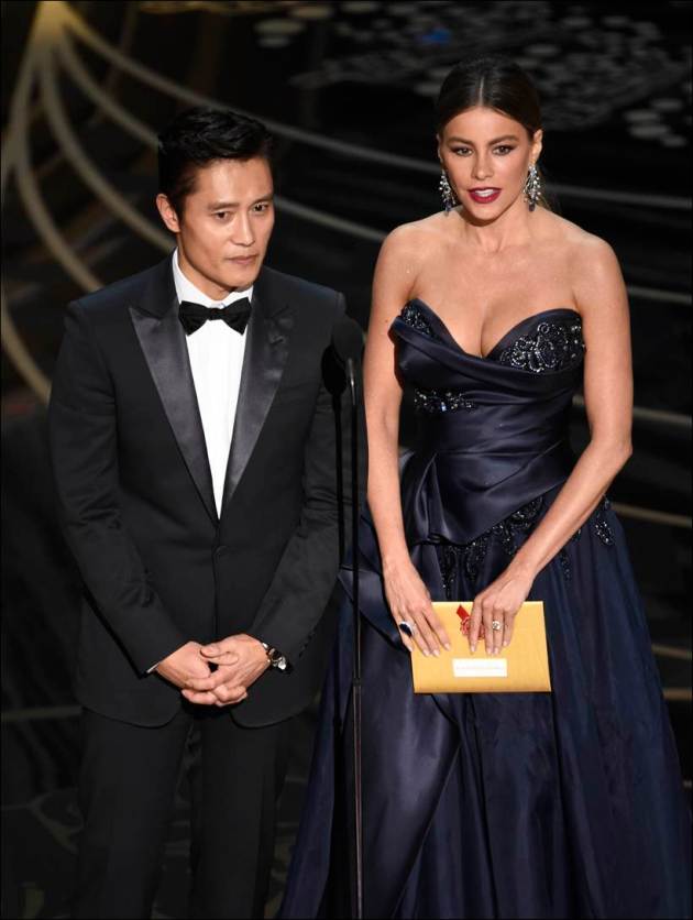 oscars, oscar awards 2016, priyanka chopra, oscar awards presenters, chadwik boseman, chris evans