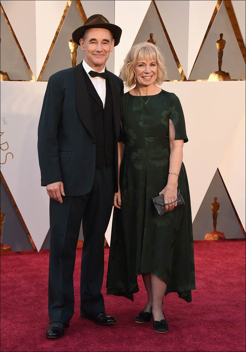 oscars 2016, oscars, oscar awards, oscars red carpet, oscar awards red carpet, oscars 2016 red carpet, brie larson, sofia vergara, eddie redmayne, oscars pics, the academy pics, oscars red carpet pics, leonardo dicaprio, lady gaga, cate blanchette, matt damon, entertainment