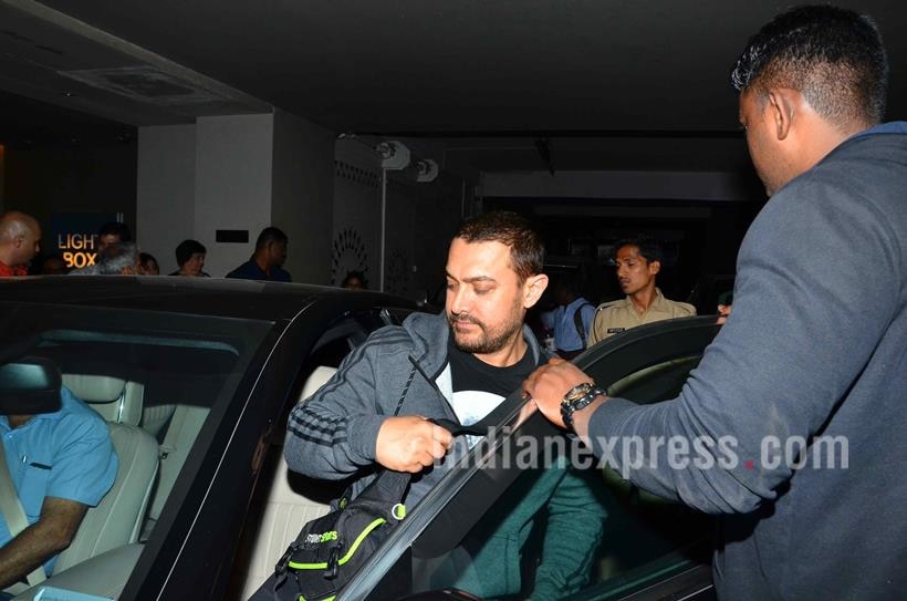 Aamir Khan, Special Screening of Natsamrat, Natsamrat, Shah Rukh Khan, Shah Rukh Khan photos, Shah Rukh Khan fan, fan, entertainment news