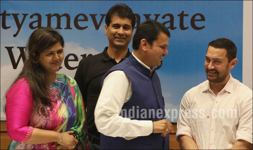 Aamir Khan, Devendra Fadnavis, Satyamev Jayate, Satyamev Jayate Water Cup, Aamir Khan Devendra Fadnavis, Maharashtra Chief Minister Devendra Fadnavis, Aamir Khan Pics, Aamir Khan Photos