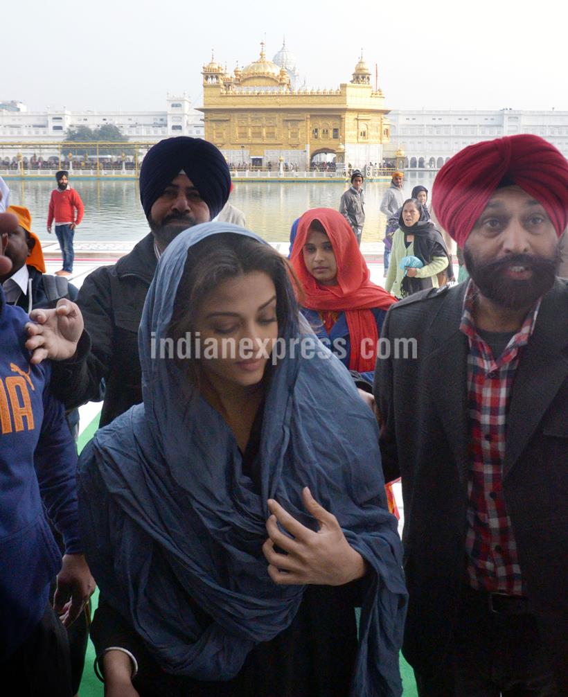 aishwarya rai bachchan, sarbjit, Aishwarya Rai Bachchan Golden Temple, Aishwarya Rai Golden Temple, aishwarya rai, aishwarya, aishwarya aaradhya pics, aaradhya bachchan, aaradhya pics, aishwarya aaradhya pics, brindya rai pics, aishwarya mother, sarbjit, aishwarya in punjab, aishwarya rai punjab pics, entertainment