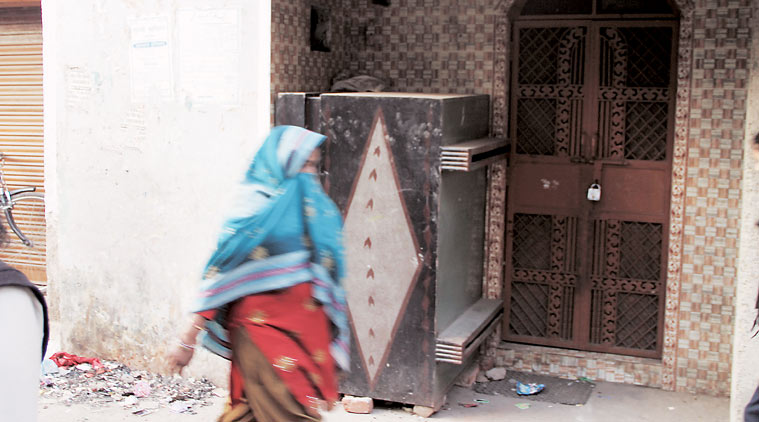 sangam park, delhi sangam park, sangam park clash, adarsh nagar, delhi police, delhi news