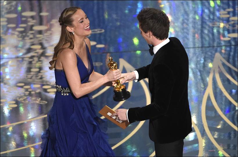 oscars, oscar awards 2016, priyanka chopra, oscar awards presenters, oscars presenters, priyanka presenters, priyanka oscars pics, henry cavill, charlize theron, kate winslet, oscars pics, awards pics, the academy, oscar awards pics, oscars stage pics, entertainment