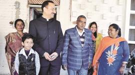 Chandigarh news, Punjab news, Chandigarh rose festival, Chandigarh mayor, gardner special guest, Chanidgarh rose festival special guest, gardner surprised