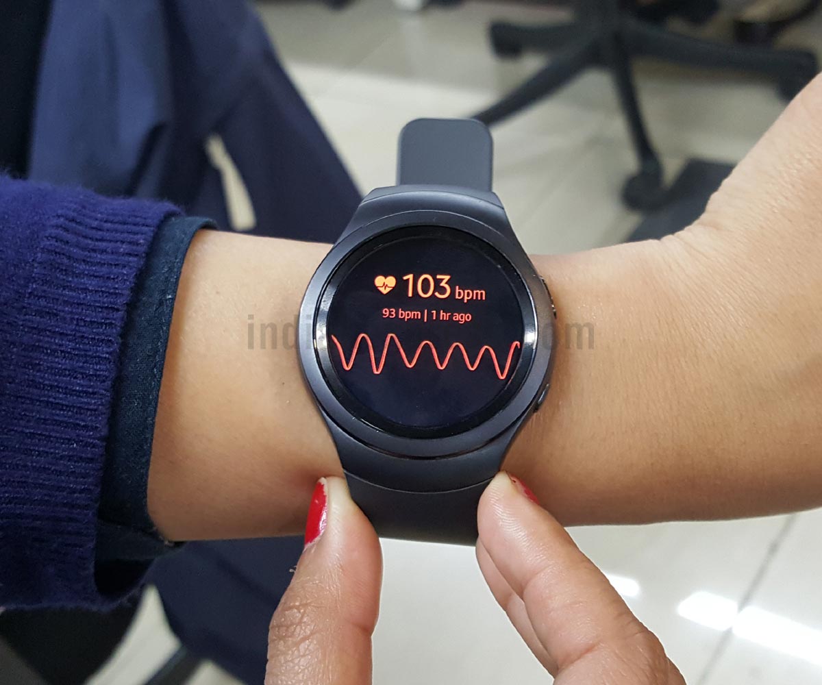samsung gear s2 smartwatch with heart rate monitor