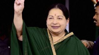 jayalalithaa, jayalalithaa health, jayalalithaa health today, jayalalithaa cardiac arrest, jayalalithaa heart attack, jayalalithaa apollo hospital, apollo hospital chennai, jayalalithaa tamil nadu, jayalalithaa chief minister, india news, indian express