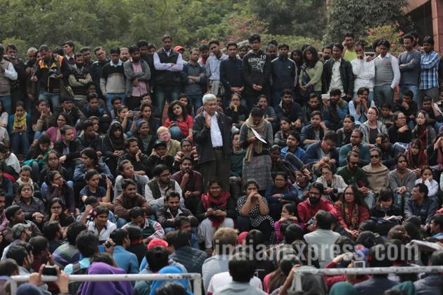 JNU, JNU protest, patiala house court, patiala house court protest, JNU protest Pics, JNU protest Photos, lawyers protest, anti national jnu, Kanhaiya Kumar, Jawarharlal Nehru University