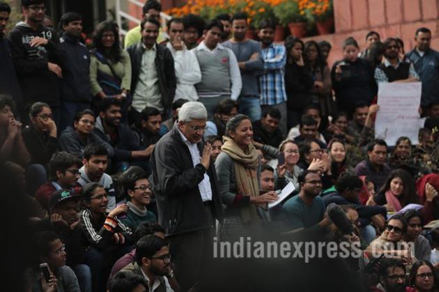 JNU, JNU protest, patiala house court, patiala house court protest, JNU protest Pics, JNU protest Photos, lawyers protest, anti national jnu, Kanhaiya Kumar, Jawarharlal Nehru University