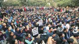 JNU row, JNu protest, patiala house court, incident of violence, patiala house court violence, kanhaiya kumar, supreme court, delhi police, BS bassi, afzal guru, anti india slogans, OP Sharma, india news, indian express editorial