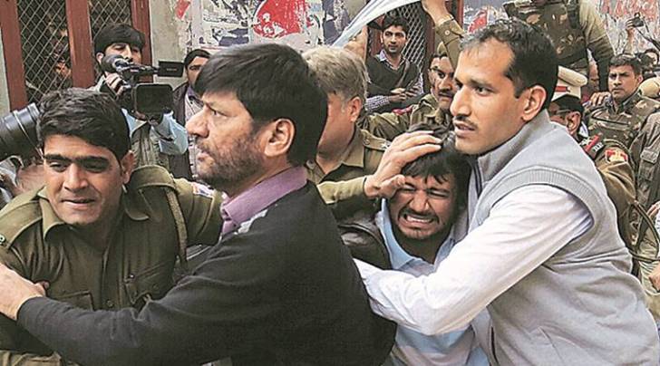 kanhaiya kumar, jawaharlal nehru university, JNU row, JNU anti national, BS bassi, Delhi Police, patiala house attack, patiala house court attack, kanhaiya patiala court attack, Supreme Court, Kanhaiya Kumar video, Kanhaiya assault