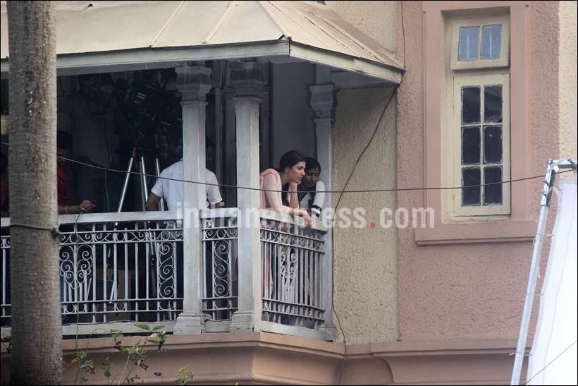 Shah Rukh Khan, Mahira Khan, Raees, Shah Rukh Khan Mahira Khan, Shah Rukh Khan Raees, SRK Mahira Khan, SRK Raees, SRK, Raees Shoot pics, SRK Mahira, SRK Mahira Raees, Mahira Khan Raees