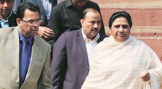 mayawati lok sabha, mayawati smriti irani, smriti irani speech, lok sabha irani, smriti irani video, mayawati dalit, budget session, india news