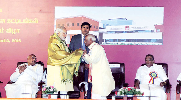 Modi with MoS Bandaru Dattatreya in Coimbatore. (Source: PTI)