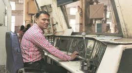 mumbai railway, mumbai local train, milind sonar, Mumbai Central platform, emergency break, save life, mumbai news