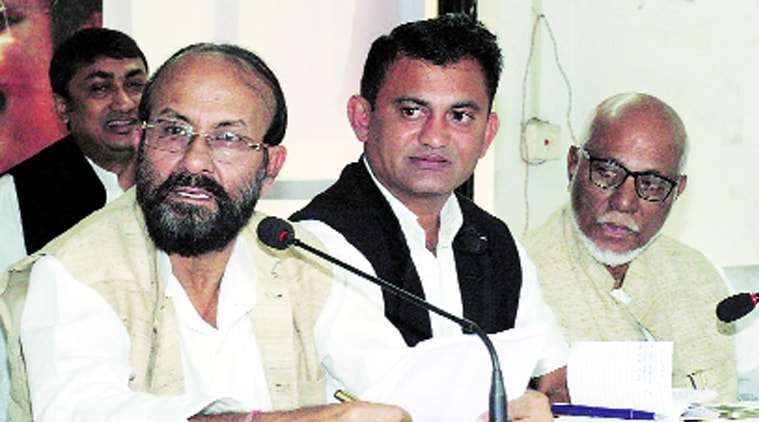 congress, Paresh Dhanani, Anotny, congress tie-up, CPM, Ak antony, CPM tie up, bengal news