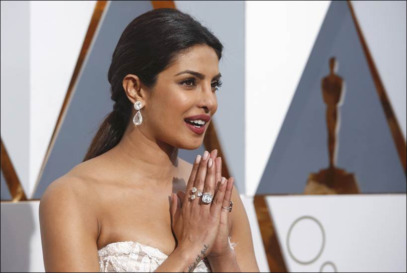 priyanka chopra, oscars 2016, priyanka chopra jewellery, priyanka chopra red carpet, priyanka chopra oscars, priyanka chopra oscars 2016, priyanka chopra oscars pics