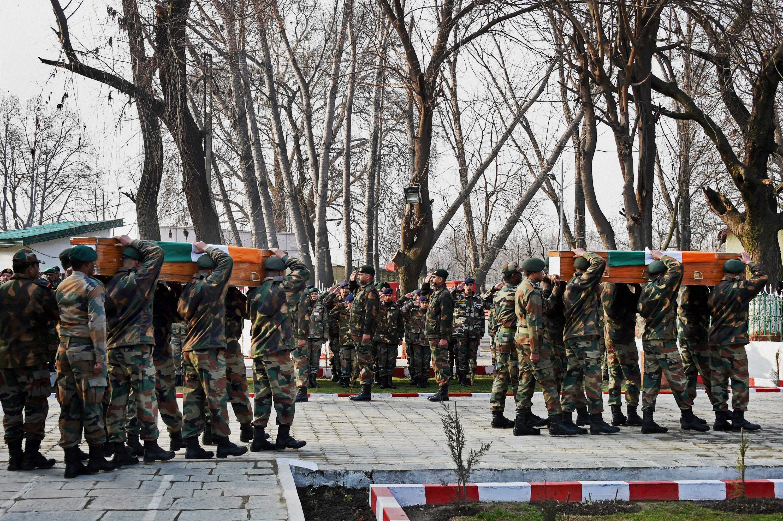 kashmir, kashmir encounter, kashmir attacks, pampore encounter, militamts, militants in kashmir, militants in pampore, terrorists, pampore attack, terrorists in pampore