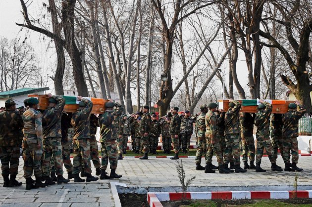 kashmir, kashmir encounter, kashmir attacks, pampore encounter, militamts, militants in kashmir, militants in pampore, terrorists, pampore attack, terrorists in pampore