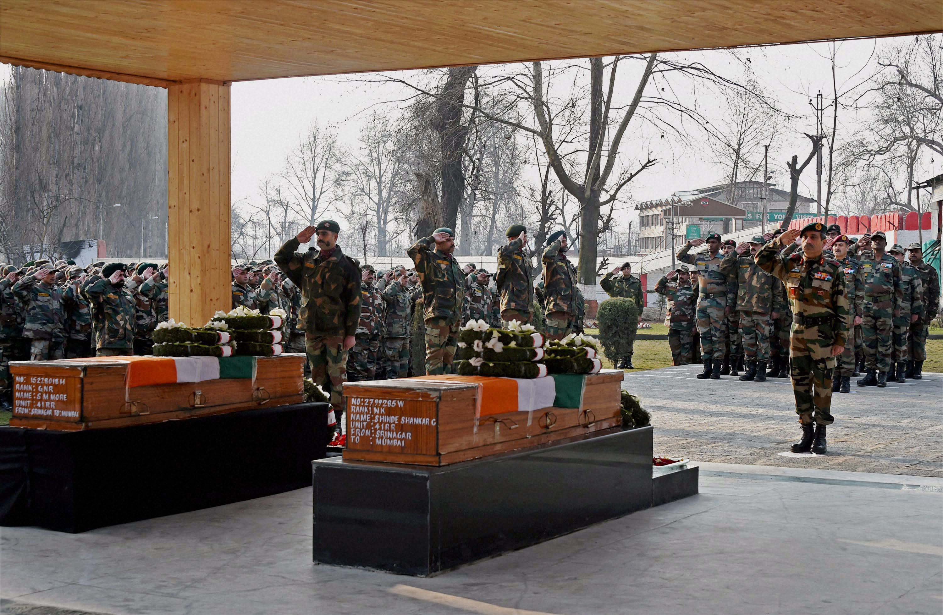 kashmir, kashmir encounter, kashmir attacks, pampore encounter, militamts, militants in kashmir, militants in pampore, terrorists, pampore attack, terrorists in pampore