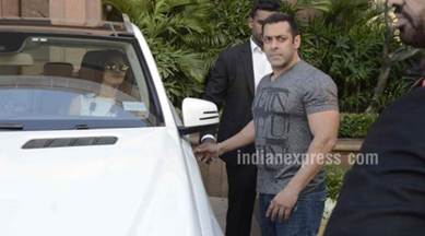 Salman Khan, Salman Khan single, Neerja, FearVsNeerja, Sonam Kapoor, Salman Khan news, Salman Khan girlfriend, Salman Khan film, Salman Khan upcoming film, entertainment news