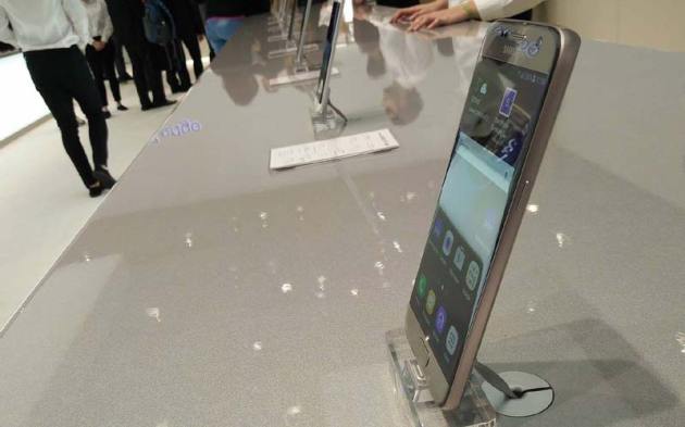 galaxy s7, galaxy s7 edge, MWC, MWC 2016, galaxy s7 specs, galaxy s7 edge specs, galaxy s7 feature, galaxy s7 edge feature, galaxy s7 specification, galaxy s7 edge specification, galaxy s7 photos, galaxy s7 edge photos, Samsung galaxy s7, Samsung galaxy s7 edge, mwc 2016 samsung, MWC 2016 phones, mwc 2016 news