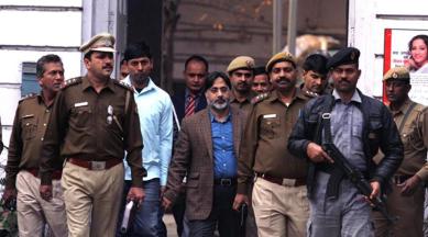 SAR Gilani, SAR Geelani, Geelani arrest, DU lecturer arrest, Sedition case, JNU case, JNU row, Kanhaiya Kumar case, New Delhi news, India news