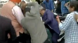 o p sharma, BJP op sharma, Delhi op sharma, JNU, JNU protest, JNU court protest, op sharma assault, BJP mla assault, delhi news, india news