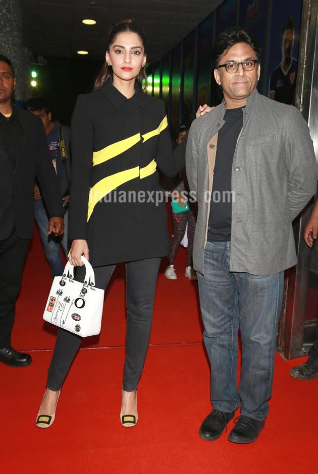 Sonam Kapoor, Pro Kabaddi, Pro Kabaddi Match, Ram Madhvani, Neerja director, Sonam Kapoor ram Madhvani, Sonam Kapoor Pro Kabaddi, Sonam Kapoor in New Delhi, Sonam Kapoor Pics, Sonam Kapoor Photos
