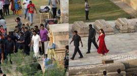 Shah Rukh Khan, Raees, Mahira khan, Shah Rukh Khan Raees, SRK raees, Shah Rukh Khan Mahira Khan, SRK, SRk Mahira Khan, raees Shoot, Raees Shoot Pics, Raees Shoot photos